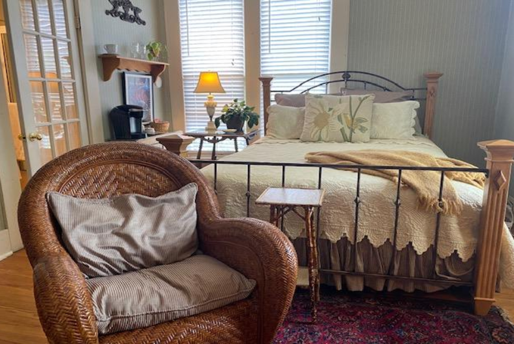 Treetop second bedroom